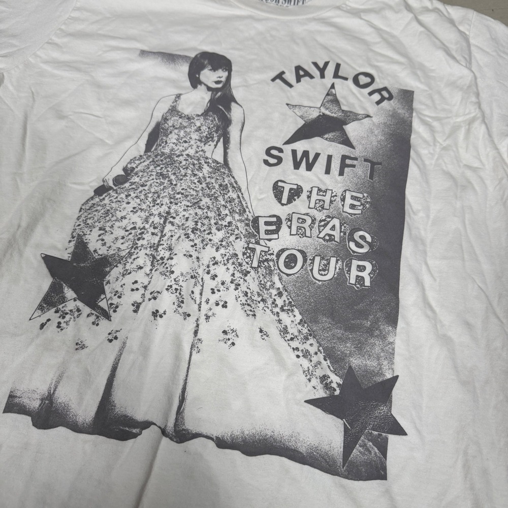 Taylor Swift The Eras Tour White Graphic T-Shirt International Dates Size L - Picture 4 of 5